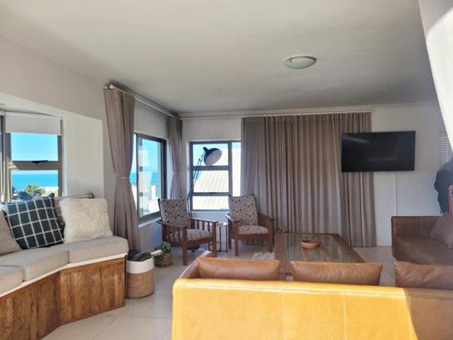 3 Bedroom House in Struisbaai
