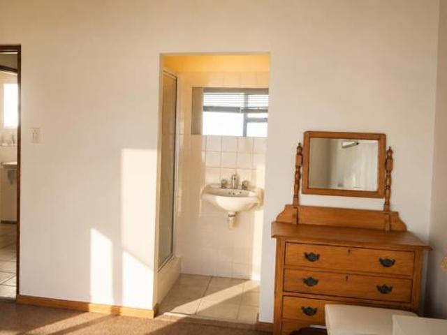 3 Bedroom House in Struisbaai