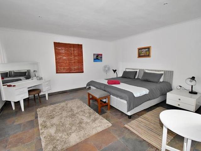 3 Bedroom House in Struisbaai
