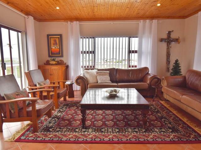 3 Bedroom House in Struisbaai