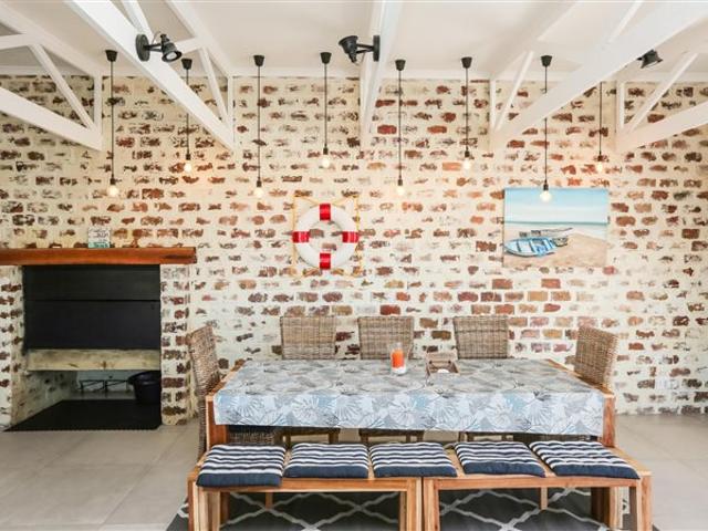 3 Bedroom House in Struisbaai