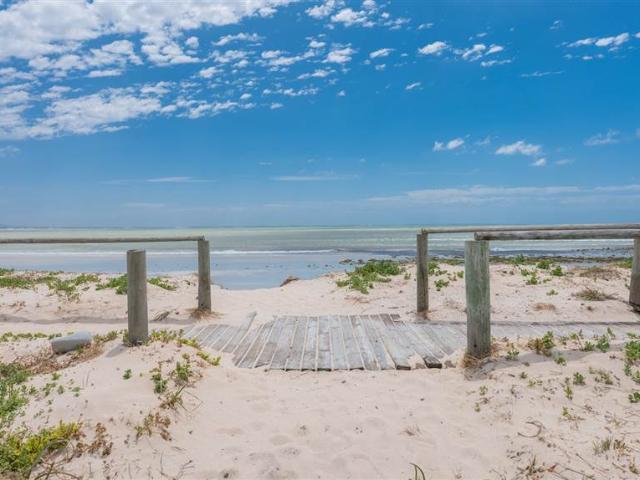 3 Bedroom House in Struisbaai