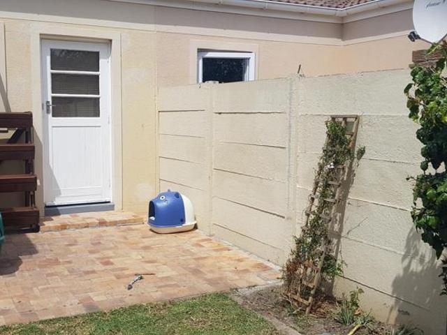 3 Bedroom House in Sunningdale