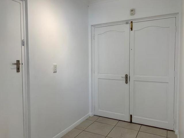 3 Bedroom House in Sunningdale