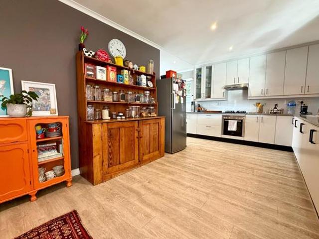 3 Bedroom House in Sunningdale