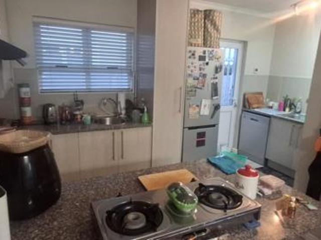 3 Bedroom House in Sunningdale
