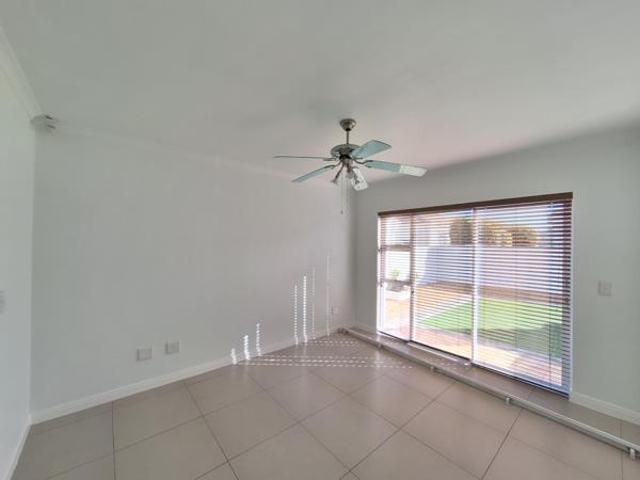 3 Bedroom House in Sunningdale