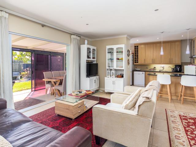 3 Bedroom House in Sunningdale
