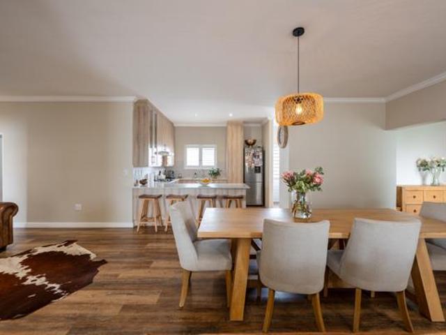 3 Bedroom House in Sunningdale