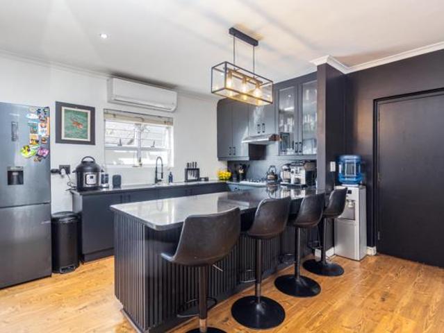 3 Bedroom House in Sunningdale