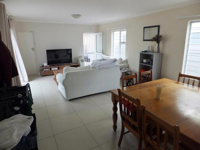 3 Bedroom House in Sunningdale