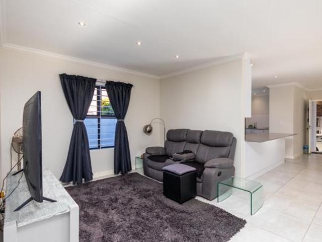 3 Bedroom House in Sunningdale