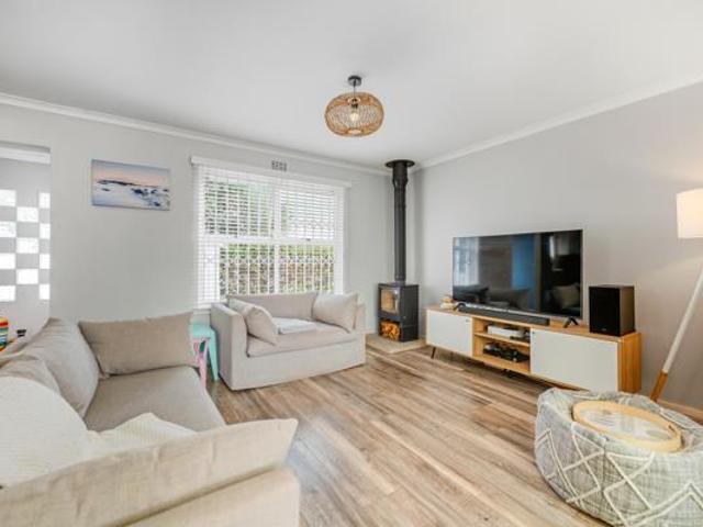 3 Bedroom House in Sunningdale