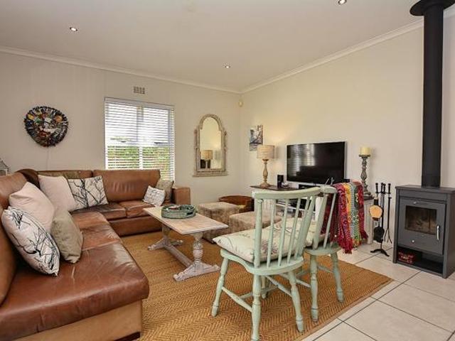 3 Bedroom House in Sunningdale
