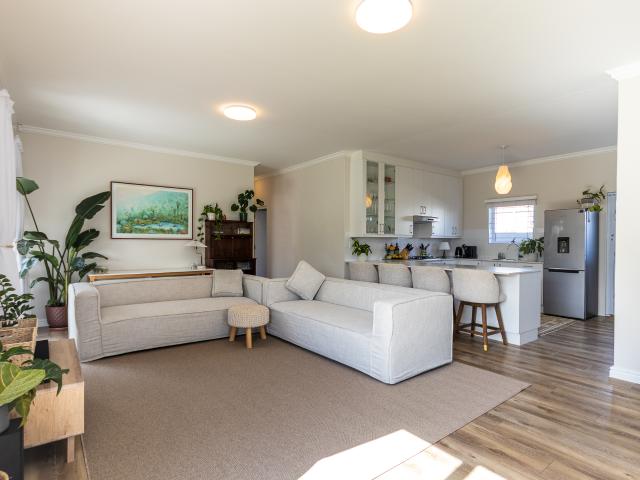 3 Bedroom House in Sunningdale