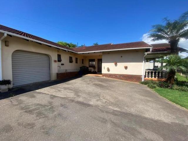 3 Bedroom House in Sunningdale