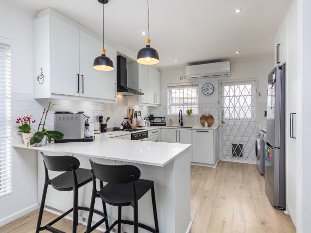 3 Bedroom House in Sunningdale
