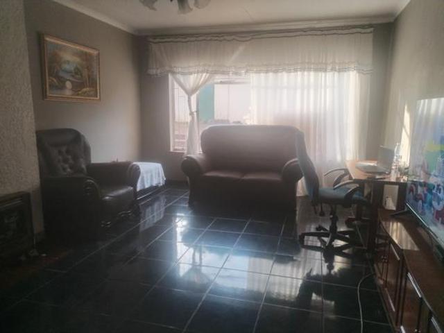 3 Bedroom House in Sunnyridge
