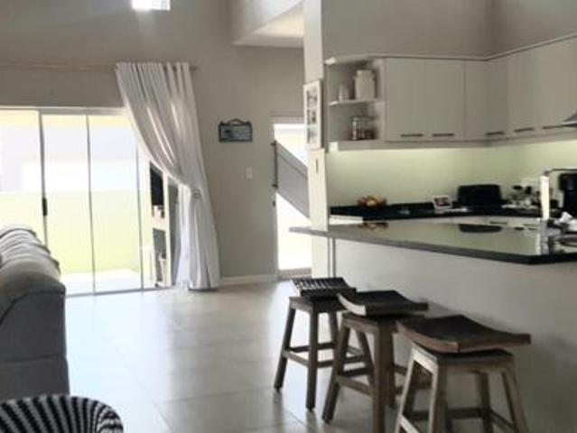 3 Bedroom House in Sunset Estate