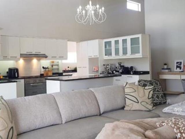 3 Bedroom House in Sunset Estate