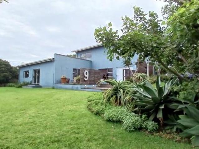 3 Bedroom House in Sunrise on Sea