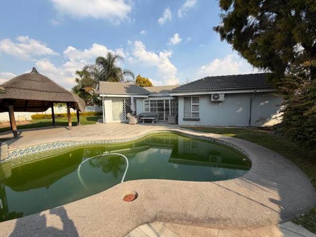 3 Bedroom House in Sunward Park