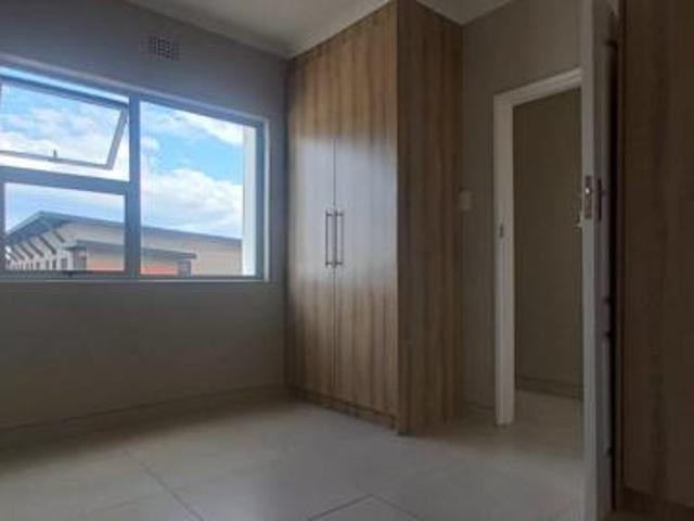 3 Bedroom House in Surrey Estate