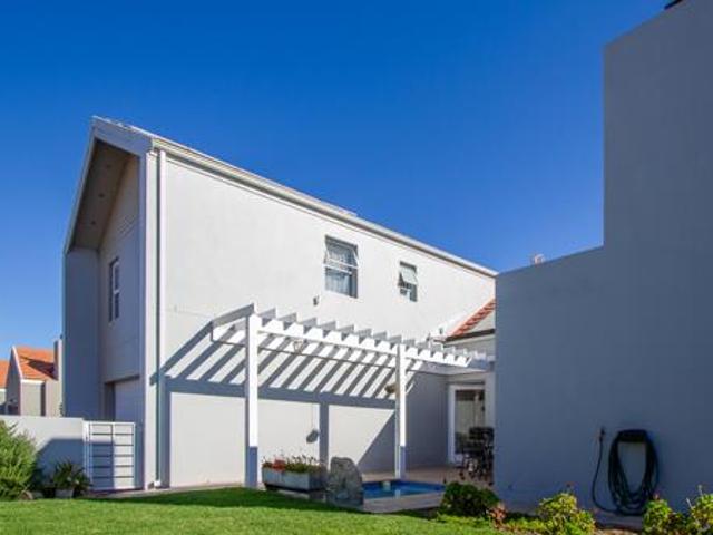3 Bedroom House in Port Owen