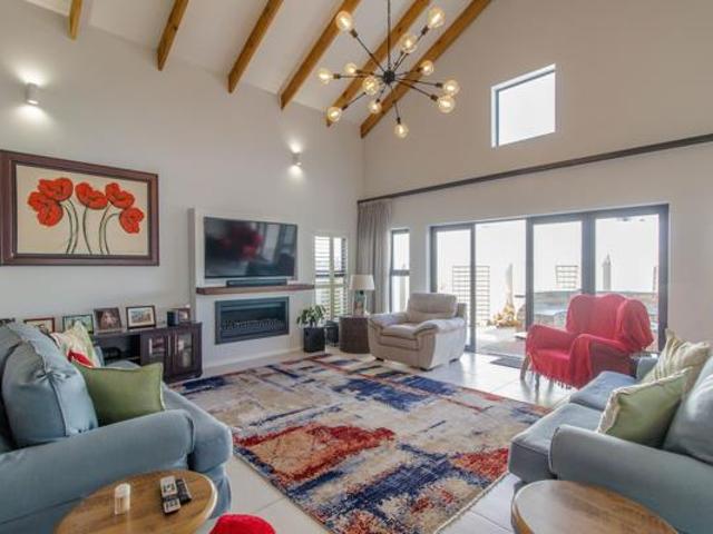3 Bedroom House in Port Owen