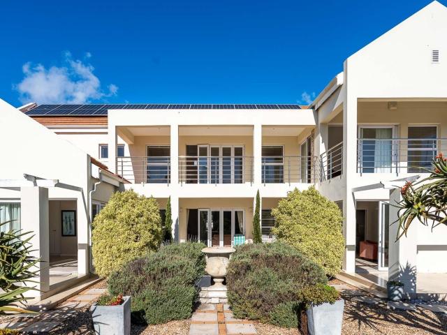 3 Bedroom House in Port Owen