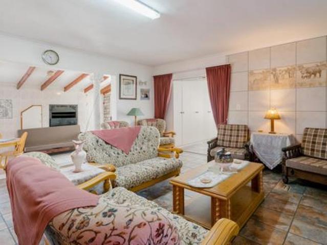 3 Bedroom House in Port Owen