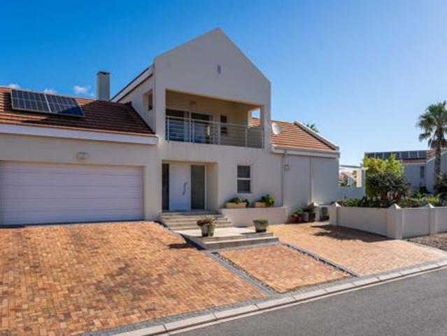 3 Bedroom House in Port Owen