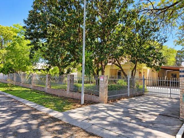 3 Bedroom House in Postmasburg