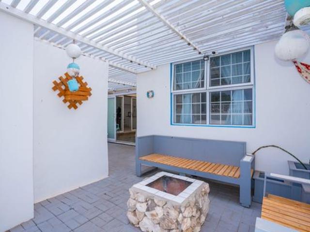 3 Bedroom House in Paternoster