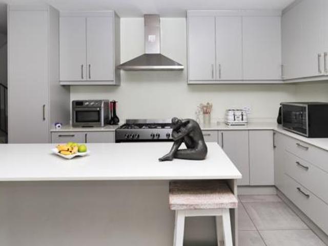 3 Bedroom House in Paarl Central