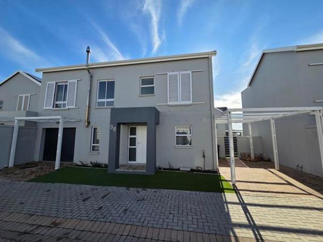 3 Bedroom House in Paarl Central