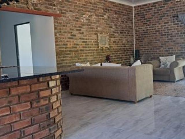 3 Bedroom House in Palm Beach