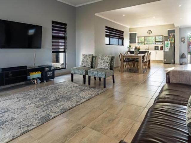 3 Bedroom House in Palm Lakes Estate