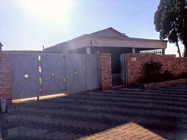 3 Bedroom House in Palm Ridge