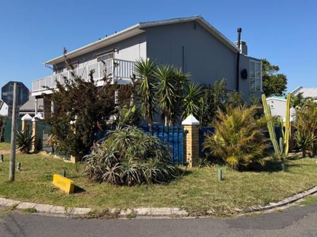 3 Bedroom House in Palmiet