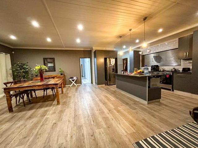 3 Bedroom House in Panorama