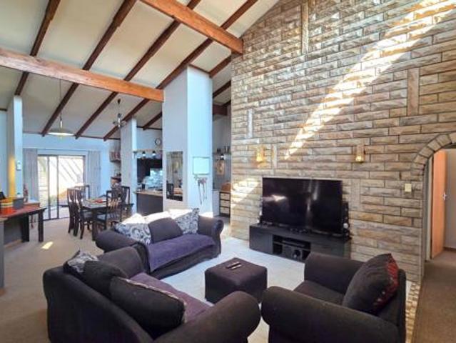 3 Bedroom House in Panorama