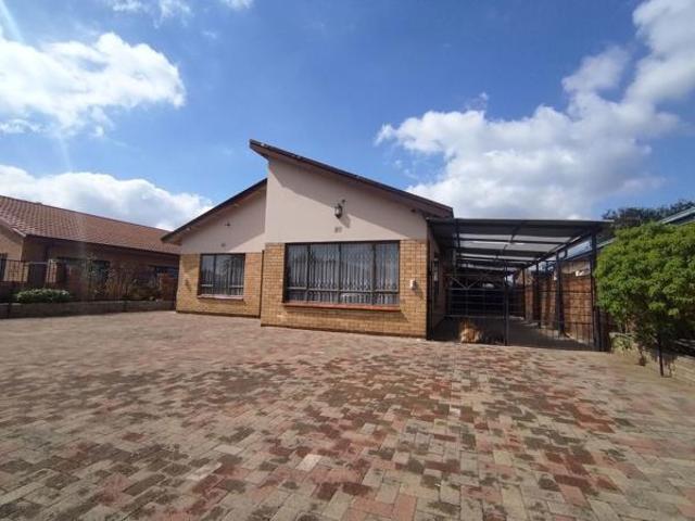 3 Bedroom House in Paradise