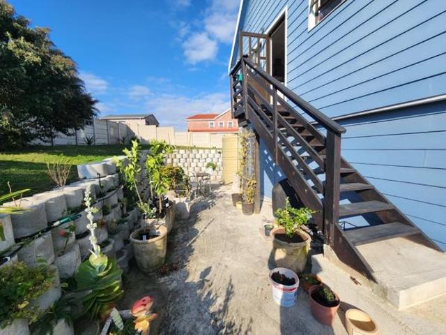 3 Bedroom House in Paradise Beach