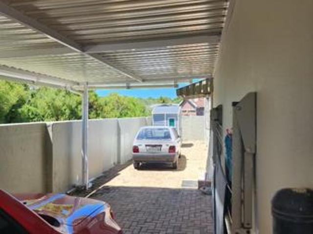 3 Bedroom House in Paradise Beach