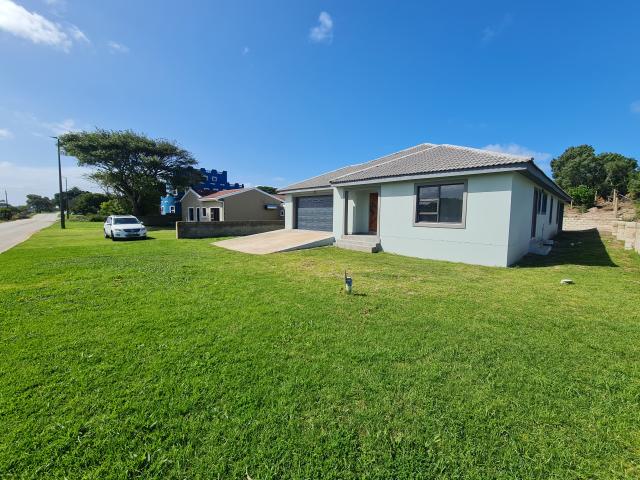 3 Bedroom House in Paradise Beach