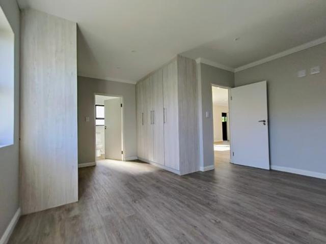 3 Bedroom House in Paradise Beach