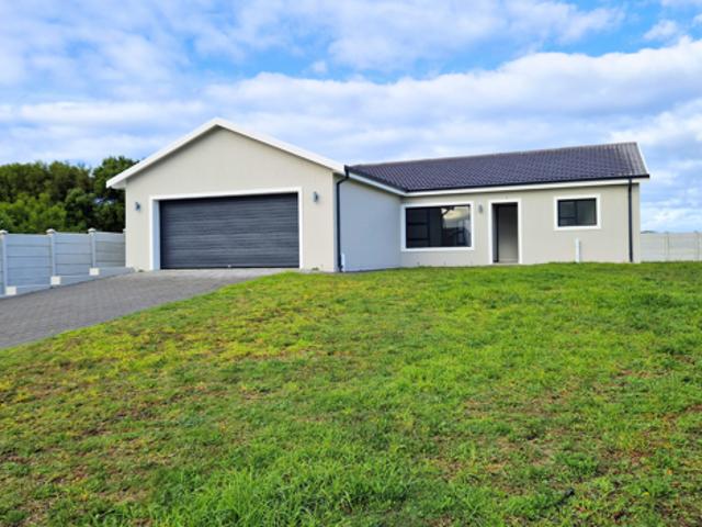 3 Bedroom House in Paradise Beach
