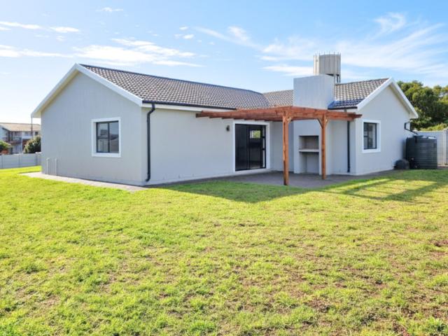 3 Bedroom House in Paradise Beach
