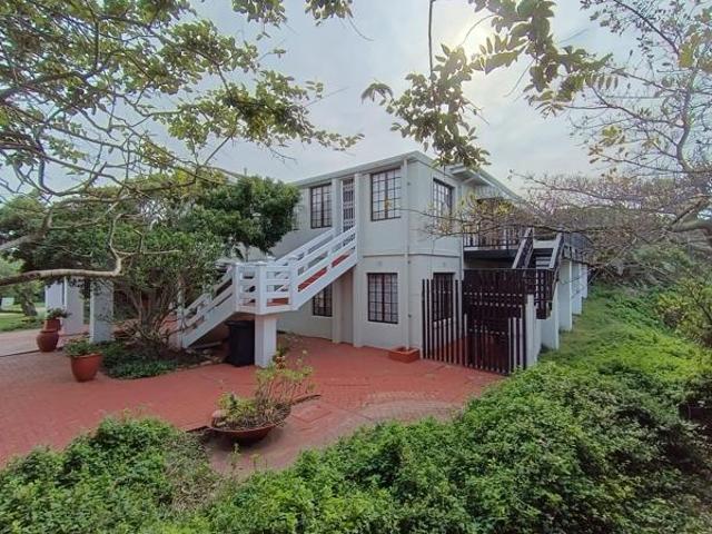 3 Bedroom House in Paradise Beach